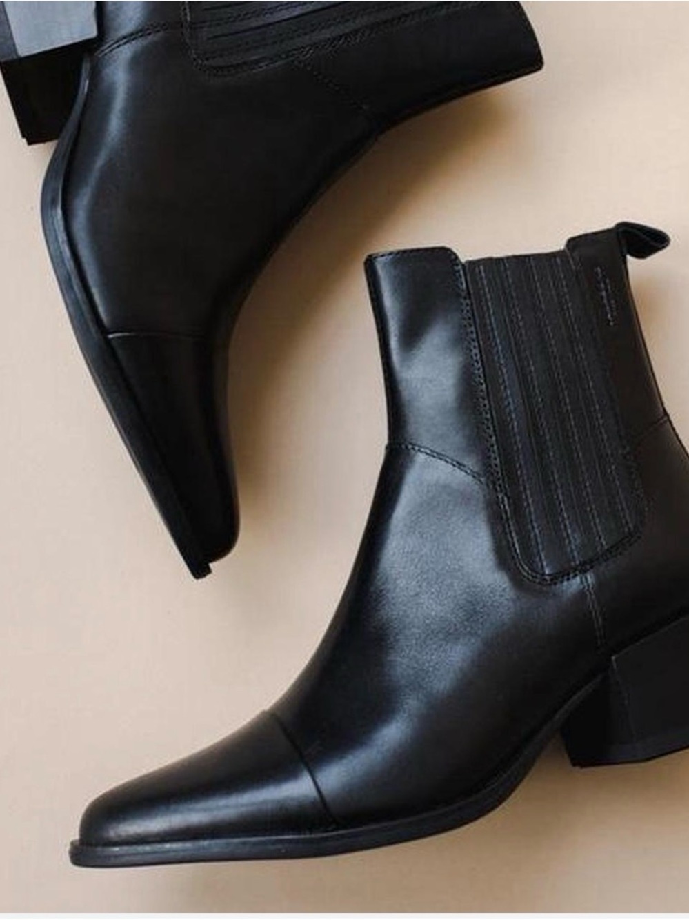 Vagabond Black Leather Chelsea Ankle Boots